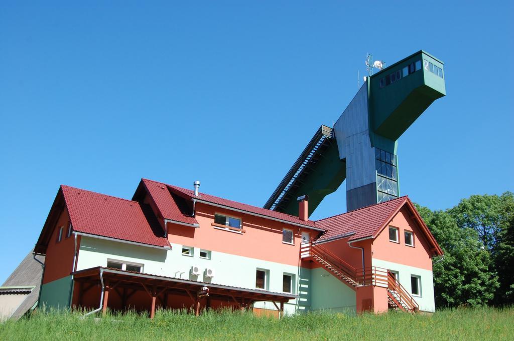 Penzion U Mustku Jiriho Rasky Трояновице Экстерьер фото